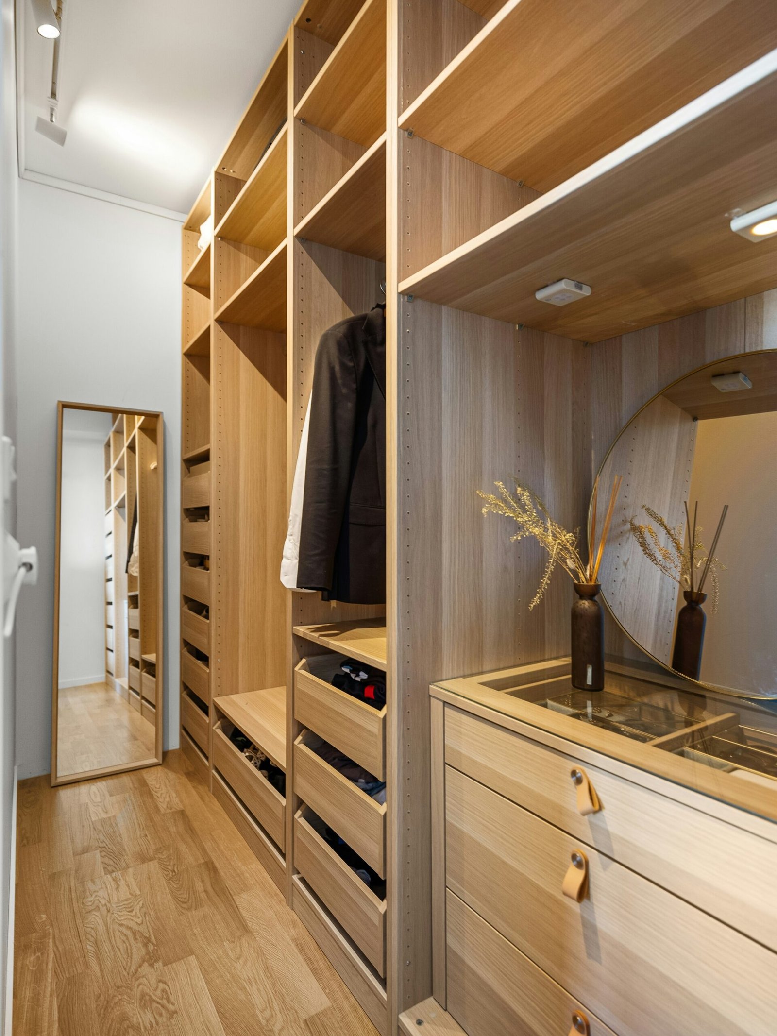 Fitted wardrobes